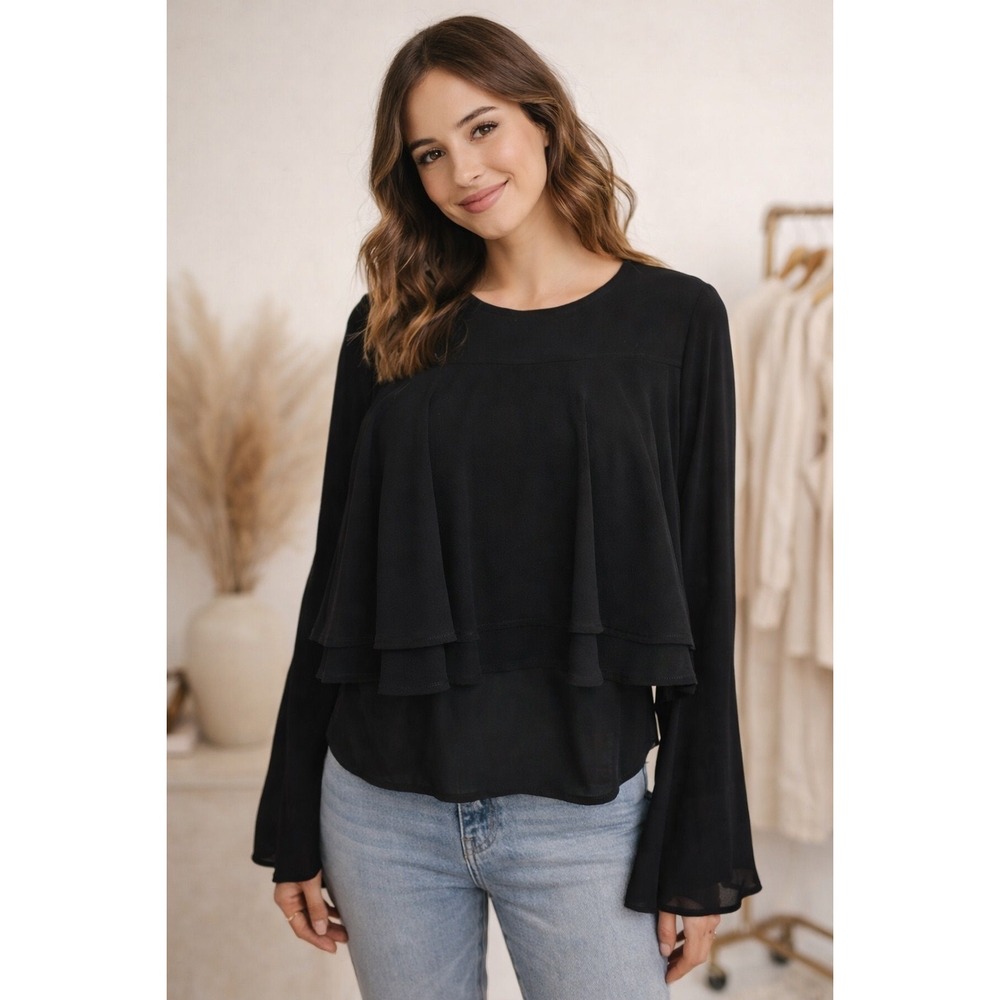 Q2 Vestique Black Cropped Shirt Blouse Top‎ Small Flowy Women's